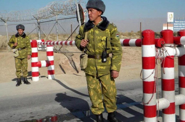 Киргизия эвакуировала 13,5 тысяч жителей из зоны конфликта на границе