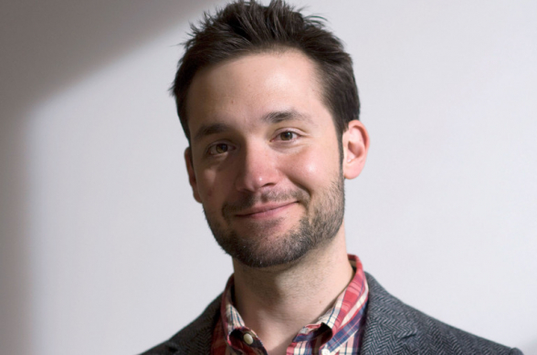 «Ուր էլ որ ճամփորդեմ, ինձ հետ միշտ մի փոքր Հայաստան եմ բերում»․ Ալեքսիս Օհանյանը ցուցադրել է Հայաստանի քարտեզի պատկերով կախազարդը (լուսանկար)