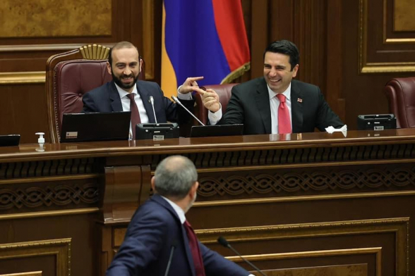 Նա ու իր ոհմակը այսօր հռհռում ու հրճվում էին ԱԺ-ում․ տեսնես ինչի՞ համար, գերիների մահվա՞ն