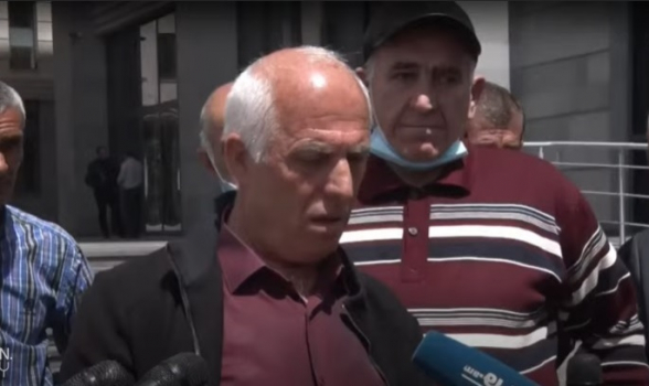 Տեղահանված հադրութցիների ակցիան՝ ԱԳՆ-ի մոտ (տեսանյութ)