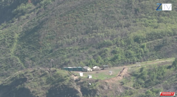 Над капанским селом Дицмайр Азербайджан строит дорогу (видео)