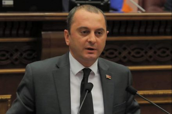 «Իմ քայլի» պատգամավոր Չալո Ենգիբարյանն առաջարկում է մոռանալ Արցախի հարցը․ սրիկաաաա (տեսանյութ)