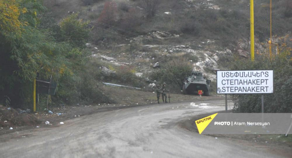 Ադրբեջանցիներն Արցախում քանդում են հայկական գերեզմանաքարերը և դրանք օգտագործում ճանապարհի շինարարության համար