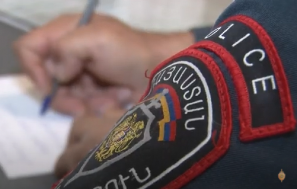 Արմավիրի ոստիկանները թմրամիջոցի իրացման դեպքեր են բացահայտել․ 2 անձ կալանվորվել է, մեկը՝ թոշակառու (տեսանյութ)