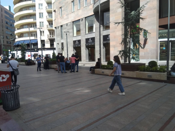 Քայլում էի Հյուսիսային պողոտայով․ ահա և քեզ պարտված, Արցախ կորցրած, հազարավոր զոհեր տված, հարյուրավոր գերիներ ունեցող և արդեն Սյունիք կորցնող Հայաստան