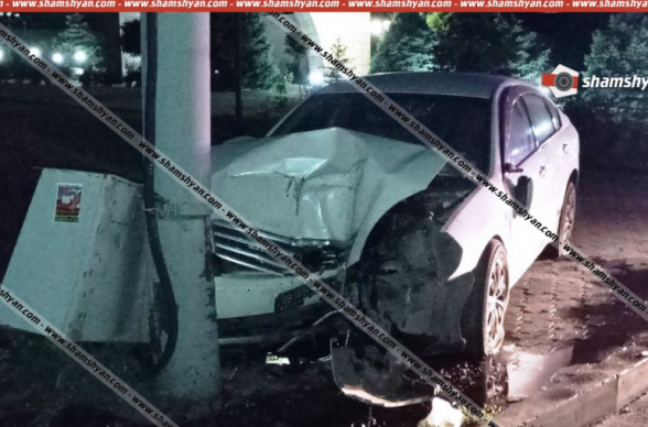 Nissan-ը Եռաբլուրի ճանապարհին դուրս է եկել երթևեկելի գոտուց և բախվել էլեկտրասյանը․ վարորդը տեղափոխվել է հիվանդանոց