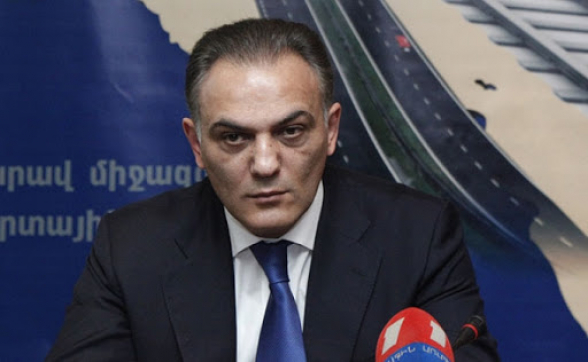 «Զվարթնոց» օդանավակայանում ձերբակալվել է Գագիկ Բեգլարյանը․ նրան տեղափոխել են ԱԱԾ մեկուսարան