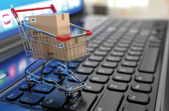 5,3 մլն դրամ՝ կիսավերարկուների, մոտ 4 մլն դրամ՝ բաճկոնների և կիսաշրջազգեստների համար, 5 ֆուտբոլային գնդակ․ վարչապետի աշխատակազմի գնումները