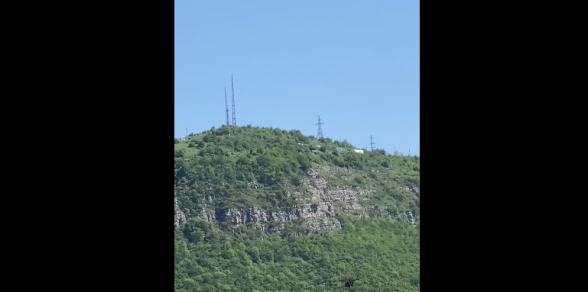 Տեսանյութը ես եմ նկարել Ստեփանակերտից. ինչպես է ադրբեջանցիների բեռնատարների շարասյունն անցնում ՄԵՐ ճանապարհով