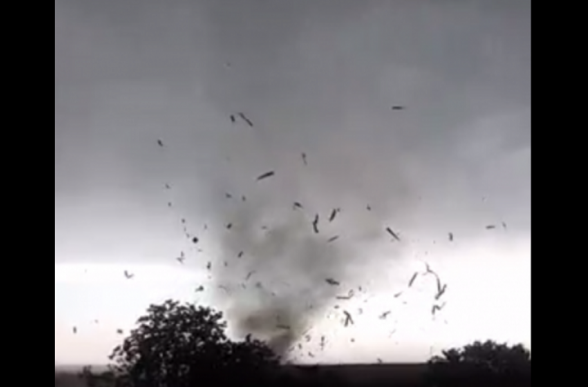 Երեկ Էջմիածին-Զվարթնոց տարածքում դիտված պտտահողմը. Սուրենյանը տեսանյութ է հրապարակել