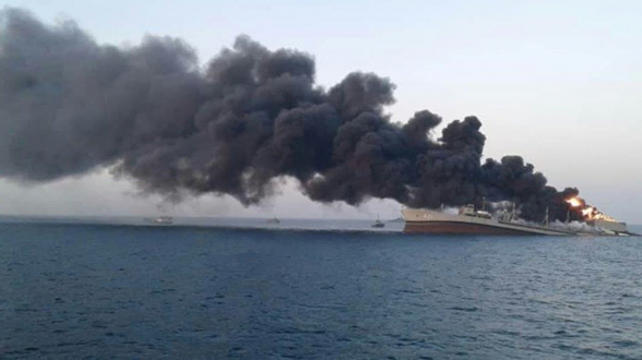 Крупнейший корабль ВМС Ирана затонул в Оманском заливе
