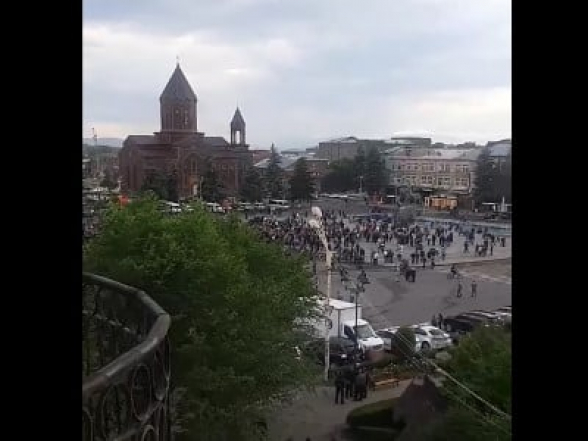 Գյումրիի` երեկվա տապալումից հետո Փաշինյանն իր թիմին մեղադրել է