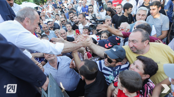 «Путь к сильной Армении»: кадры визита блока «Армения» в Котайкский марз и Эребуни