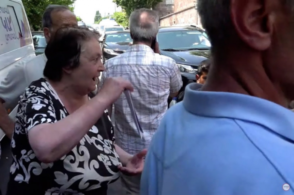 «Убирайтесь из Сюника»: сторонники Пашиняна набросились на журналистов