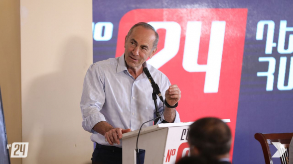 Ինչքան էլ «մաննի կաշա» ուտեն, չեն հասցնի էնքան ասֆալտ անել, ինչքան իմ տարիներին է արվել. Քոչարյան (տեսանյութ)