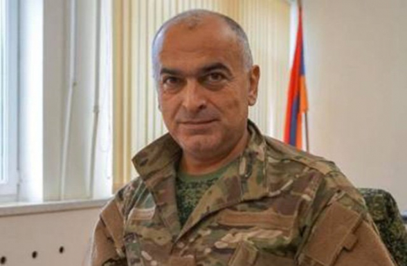 Խեղկատակ, արձագանքի՛ սրանց