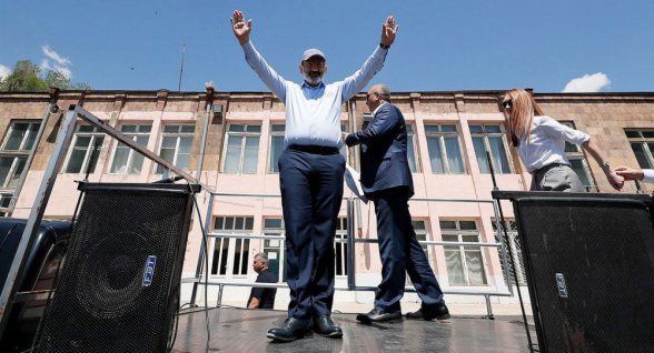 ՊՆ և ՌՈ ծառայողներին հրահանգել են քաղաքացիական հագուստով մասնակցել Փաշինյանի այսօրվա հանրահավաքին