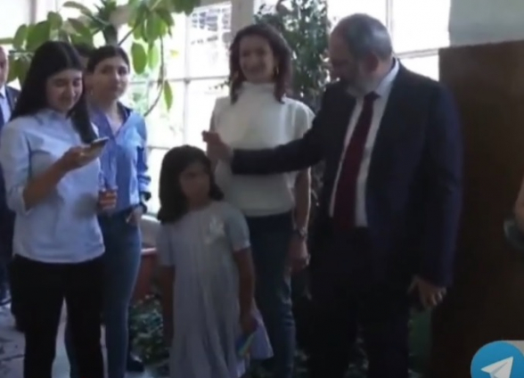 Փաշինյանի կրտսեր դուստրն այսօր ակնհայտորեն անտրամադիր էր