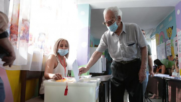 На 14:00 явка избирателей на выборах в Армении составила 26,82%