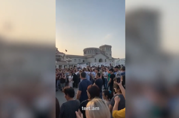 Արցախցին Նիկոլ Փաշինյանին չի կարող շնորհավորել. արցախցիները պահանջում են Արայիկ Հարությունյանի հրաժարականը (տեսանյութ)