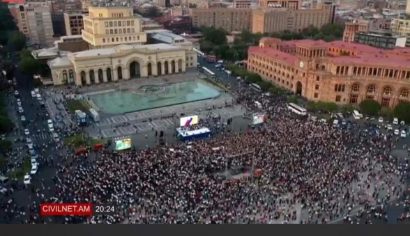 Թուրքի դեմ ծնկած և հային հաղթածը Երևանի Հանրապետության հրապարակում հազիվ հավաքել է այս միկրո մասսային