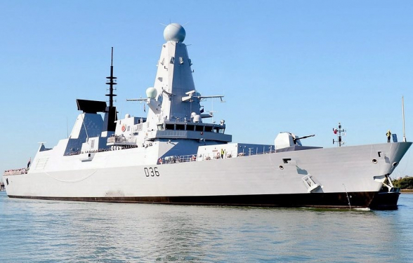 Минобороны Британии заявило, что ее эсминец совершал мирный проход через воды Украины