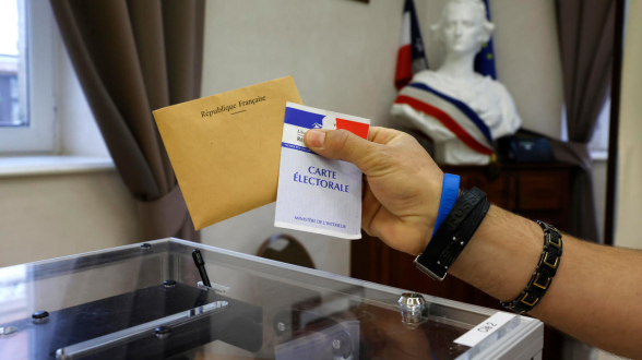 Региональные выборы во Франции отмечены рекордно низкой явкой избирателей
