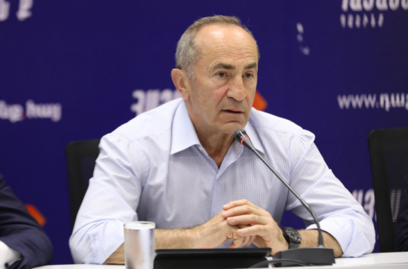 Роберт Кочарян