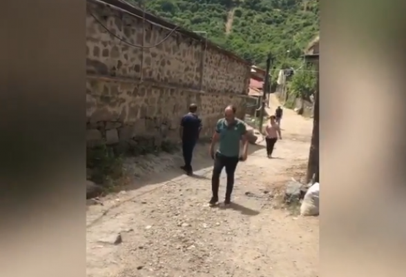 Հենց այս պահին հարկադրաբար «բերման են ենթարկում» մարդկանց (տեսանյութ)