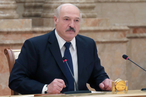 Лукашенко заявил, что не будет удерживать мигрантов, которые направляются в Евросоюз