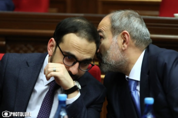 Ինչպիսի՜ կադրեր են «փոշիանում»... Մի՞թե ամենայն կորոնայի պարետը լքում է նիկոլին