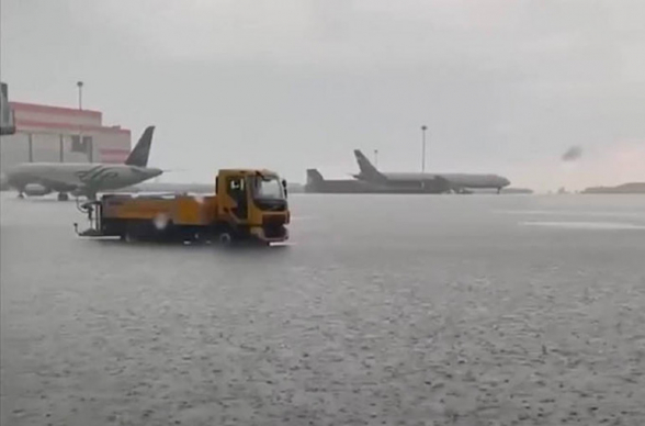 Մոսկվայում հորդառատ անձրևների պատճառով հեղեղվել է «Շերեմետևո» օդանավակայանի թռիչքուղին