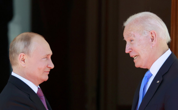 СМИ узнали об обсуждении Путиным и Байденом баз России в Средней Азии