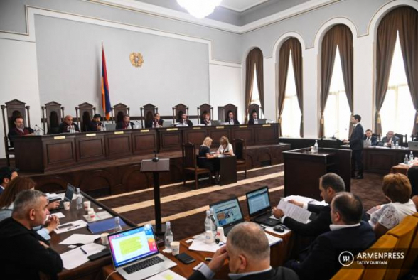 Партия «Айоц Айреник» обжалует решение Конституционного суда в ЕСПЧ