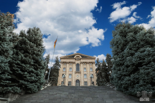 Блок «Честь имею» принял решение взять депутатские мандаты