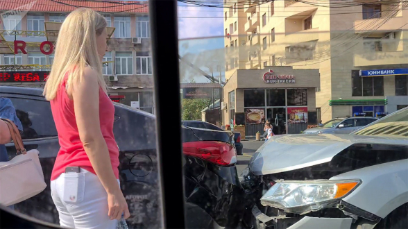 Цепное ДТП произошло утром на проспекте Комитаса в Ереване