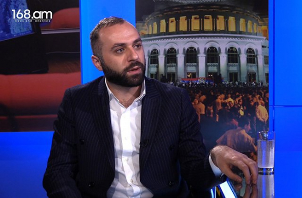 Սյունիքի կալանավորված համայնքապետեր Մխիթար Զաքարյանն ու Արթուր Սարգսյանն անհապաղ պետք է ազատ արձակվեն. նրանք անձեռնմխելիություն ունեն. Ռոբերտ Հայրապետյան