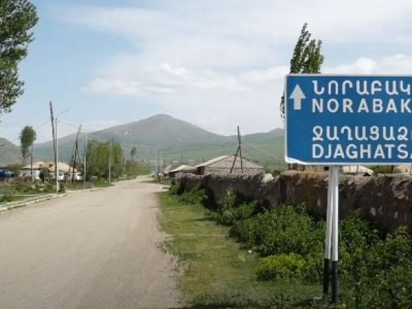 Կութում ադրբեջանցիները քարով խփել են հացի մեքենայի վարորդին, գլուխը ջարդել