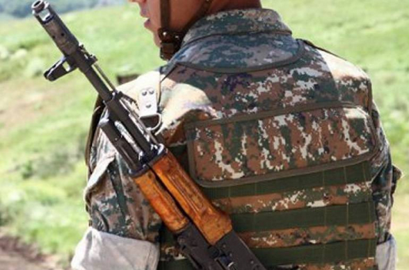 Արցախում մահացած 19-ամյա զինծառայողը իրեն ամրակցված զենքից կրակել է իր կրծքավանդակին․ ՔԿ-ն նոր մանրամասներ է հայտնել