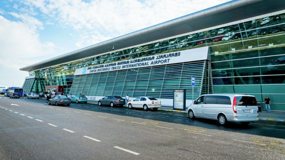 Թբիլիսիի օդանավակայանում մարդկանց էվակուացրել են կասկածելի պայուսակի պատճառով
