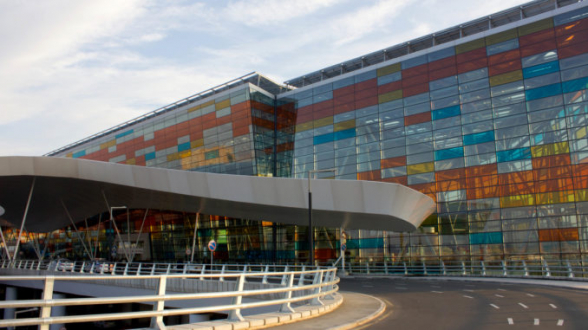 «Զվարթնոց» օդանավակայանում հայտնաբերվել է գումարով և ոսկյա իրերով պայուսակ