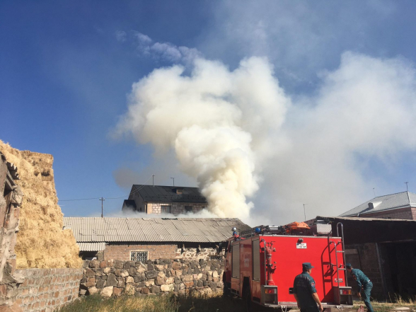 Հրդեհ է բռնկվել Զովունի գյուղի տներից մեկում