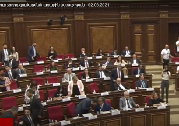 Սաղ լավ ա, մալադեց, դուխո՛վ, մենակ մեկ-մեկ մեր կողմ նայի, իշմարներ ենք անում․ Ռուբինյանը՝ Հասանովին (տեսանյութ)