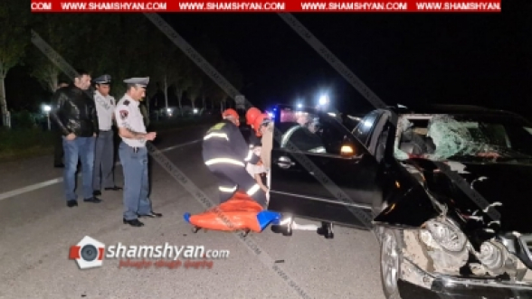 Սևանում Mercedes-ը վրաերթի է ենթարկել 38-ամյա հետիոտնին, ում մարմինը բաժանվել է մի քանի մասերի. որոշ մասեր էլ ավտոմեքենայից դուրս են բերել փրկարարները