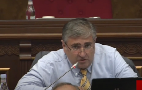 Ինչպե՞ս եք մայիսին մասնակցել ապրիլյան պատերազմին, այն էլ առաջնագծում. Արթուր Խաչատրյանը՝ Հակոբ Արշակյանին (տեսանյութ)