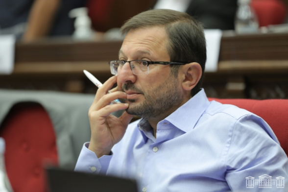 Դուք պետական համակարգ փլուզելով հասցրեցիք մեզ պատերազմի, ասում եք՝ извини, друг․ Գեղամ Մանուկյան (տեսանյութ)