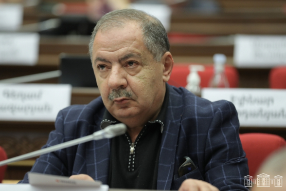 «Ասում եք՝ Նաիրի Հունանյանն էլ է լրագրող եղել, է՜, Նիկոլ Փաշինյանն էլ է լրագրող եղել». Վարդանյանը՝ հոկտեմբերի 27-ը հիշատակող ՔՊ-ականներին (տեսանյութ)