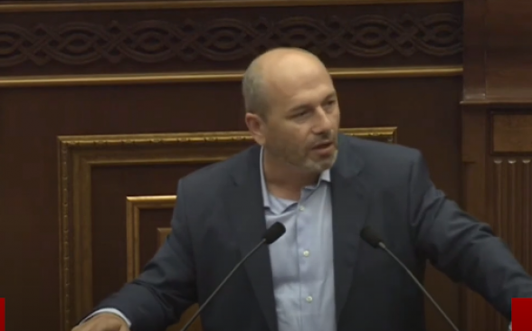 Ժողովրդի հաշվին եկել նստել եք այստեղ, պրիմիտիվ խաղեր եք խաղում. Գեղամ Նազարյան (տեսանյութ)