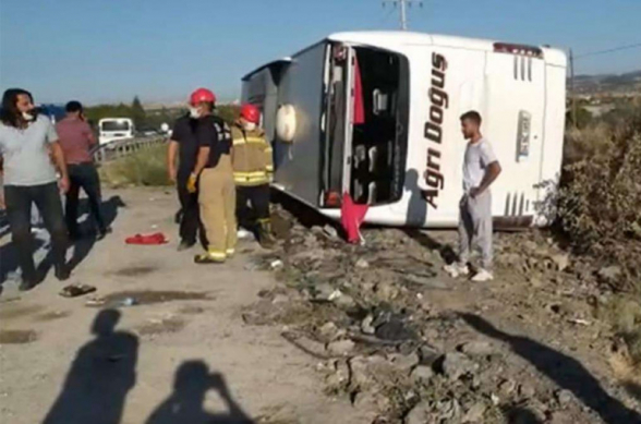 Թուրքիայում կրկին ուղևորատար ավտոբուս է շրջվել. կան տասնյակ վիրավորներ (լուսանկար)