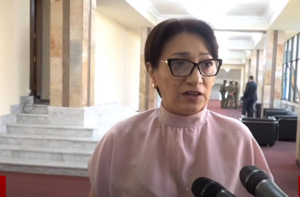 Ալեն Սիմոնյանն իրեն գրաքննիչի դեր է ստանձնել. Լիլիթ Գալստյան (տեսանյութ)